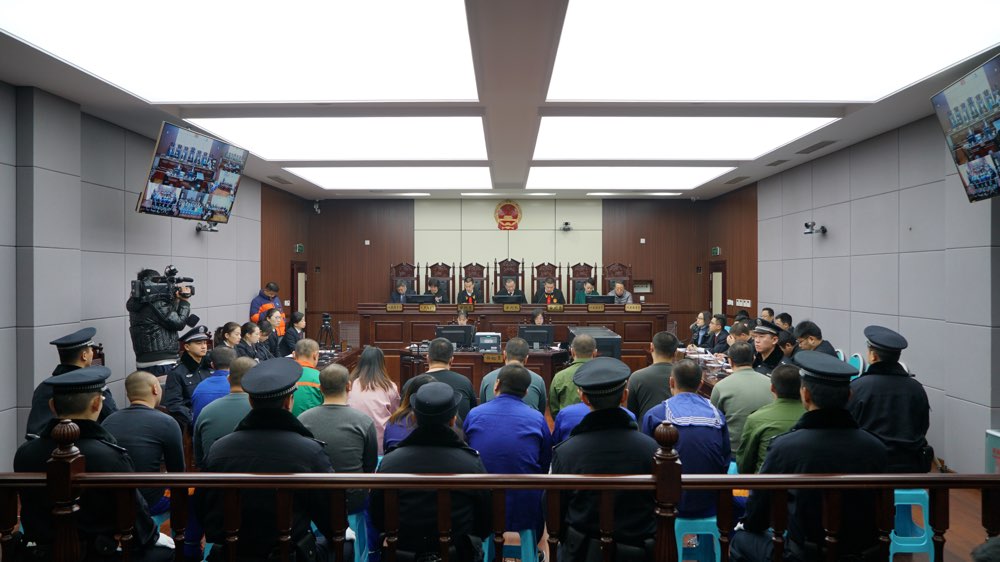 �ൺ���б�������Ժ����ѧԾ��16����ڰ� һ�󹫿�����