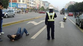 淄博：摩托车撞人逃逸 伤者抢救无效死亡驾驶员当天就被抓