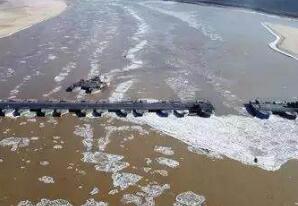 滨州青田浮桥因黄河冰凌密度大 浮桥不具备通车条件