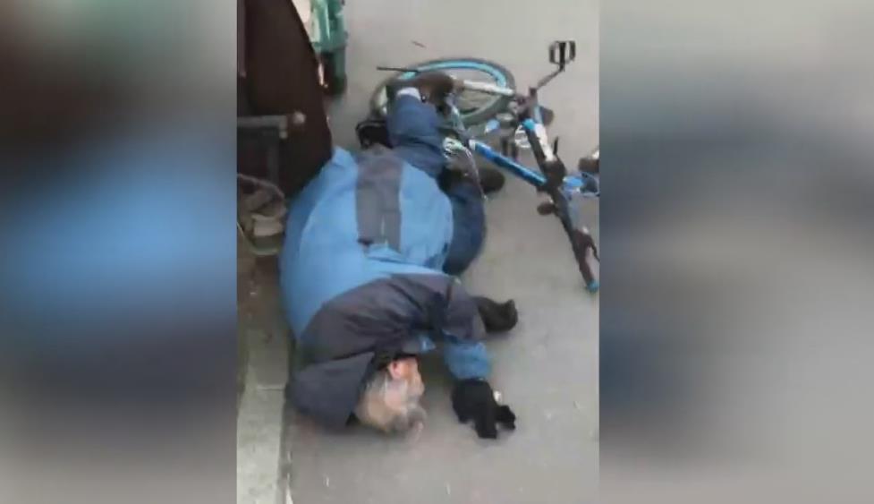 济南警方公布“小伙扶起老人”调查结果：老人确实被撞并非讹人