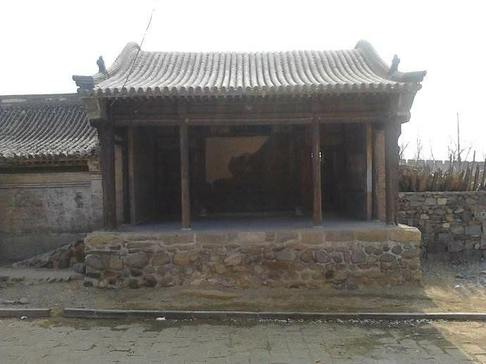 【忆民俗】临沂高新区:湖西崖村的庄户剧团与老戏台