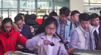 53秒｜直击节后客流返程高峰 枣庄站日平均发送旅客超9000人