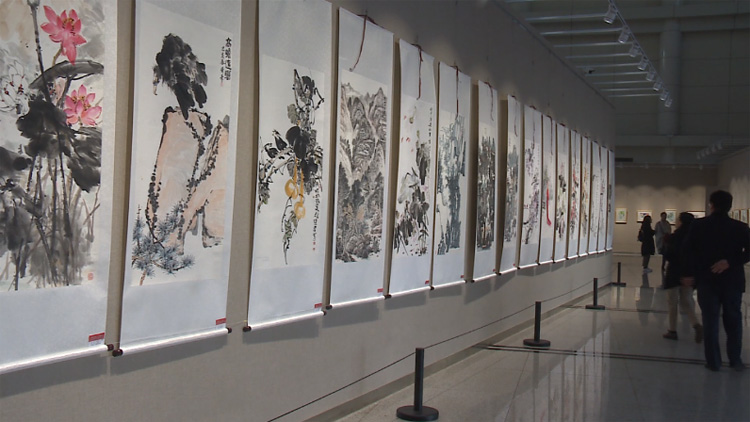 41秒丨滨州“画在新时代 巾帼展风采”女书画家作品展举行