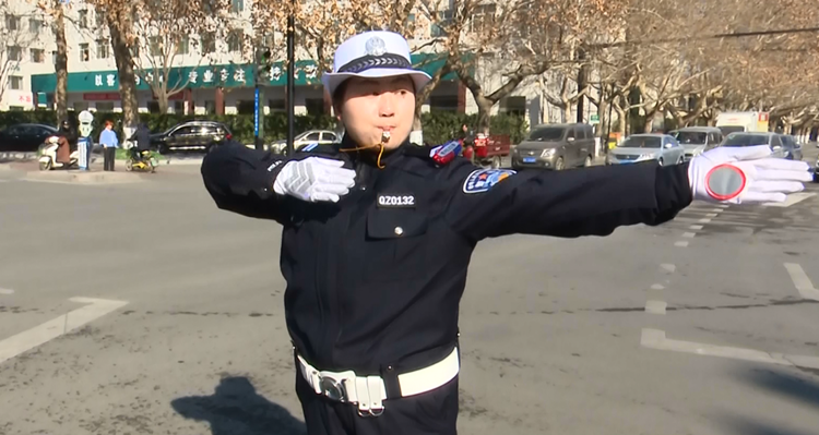 42秒|青州特巡警交警女子中队“三八”国际妇女节上岗