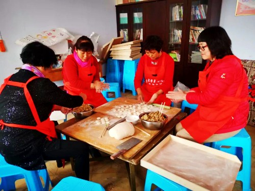 村民自愿出资！寿光呙宋台村的老人们吃上了“爱心饺子宴”