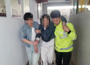 潍坊：特警街面巡逻突遇女子晕倒 紧急送医争取救治时间