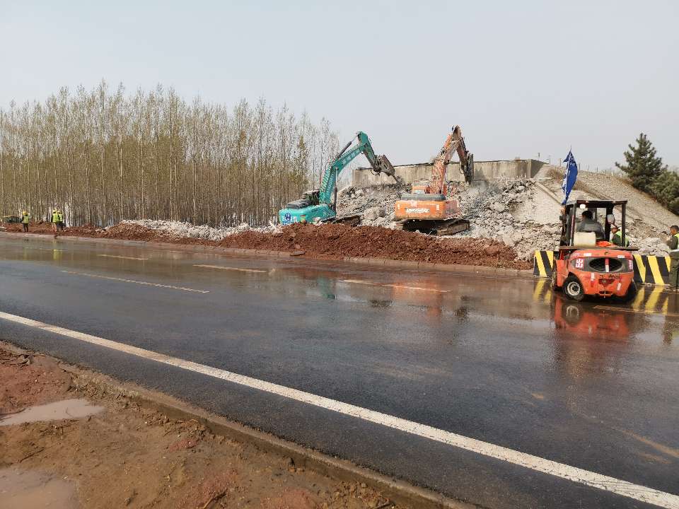 京沪高速莱芜至临沂段43座天桥拆除完毕 有望提前通车
