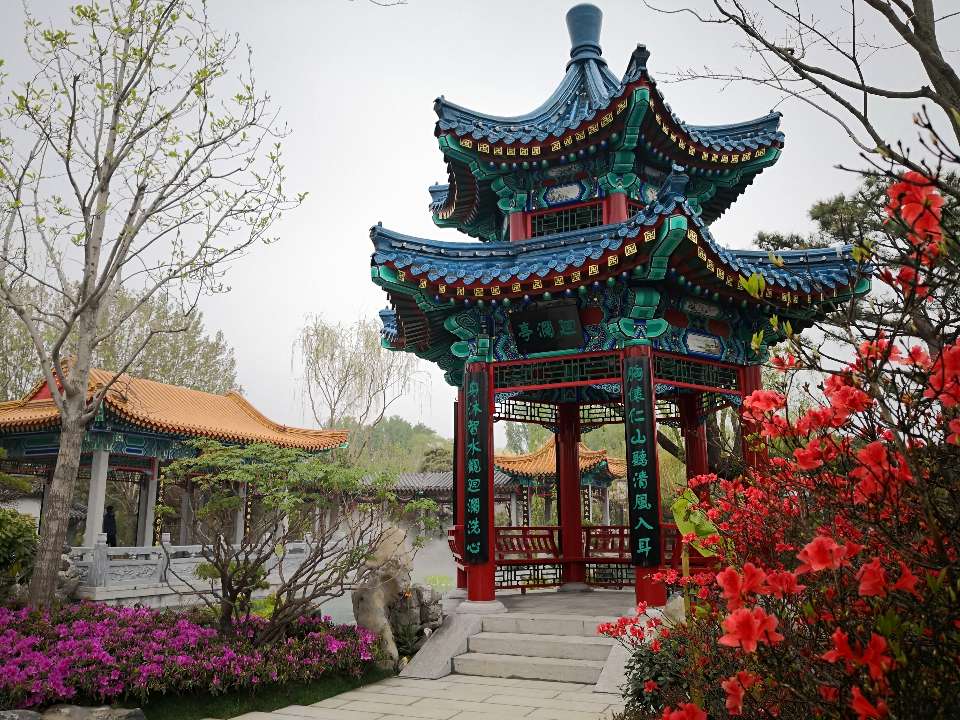 北京世园会开园首日 记者带你逛逛“宛若仙境”的齐鲁园