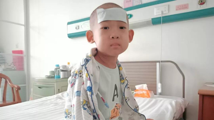 聊城五岁男孩患上罕见伯基特白血病，急需好心人救助
