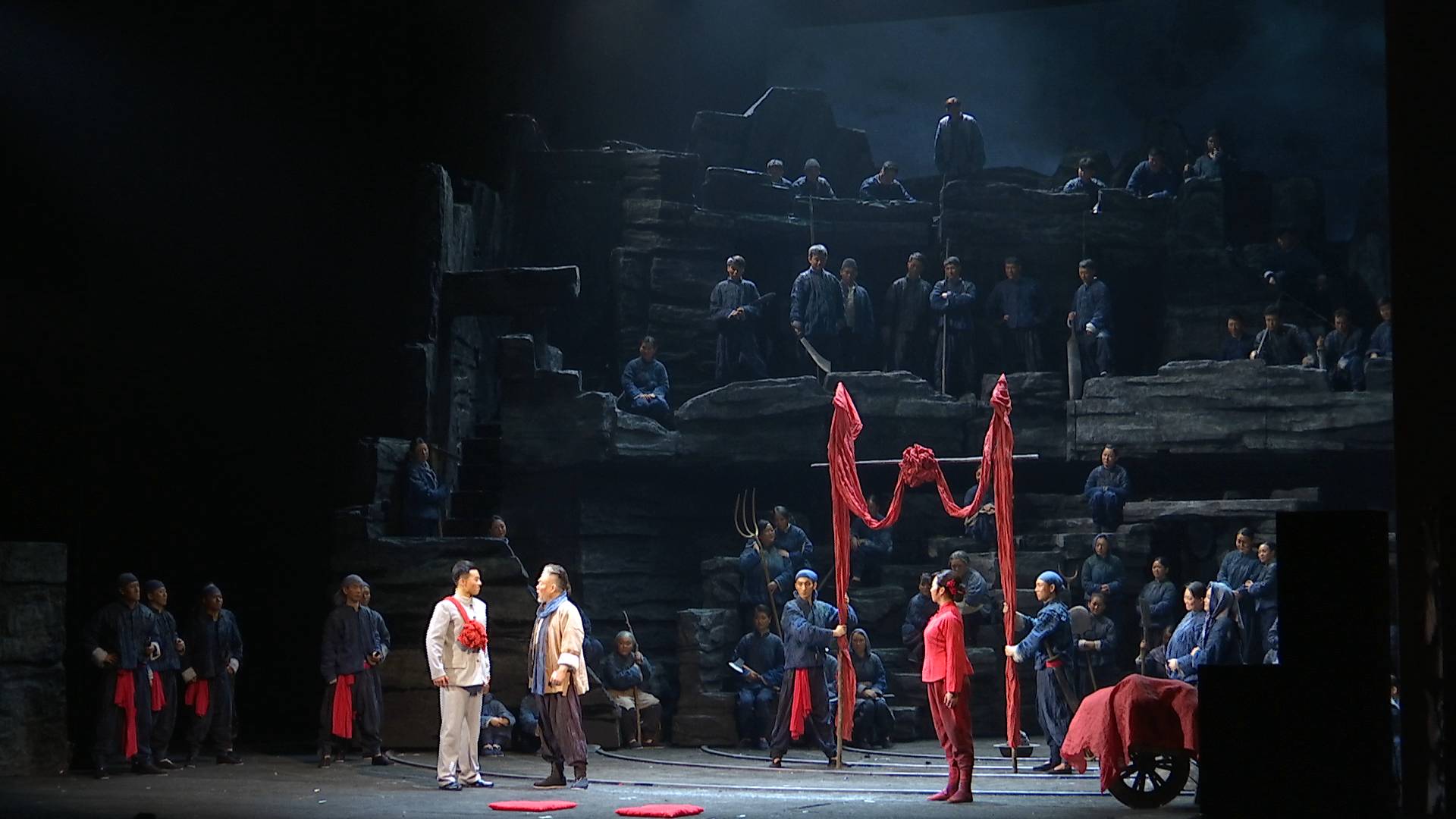 150秒丨看哭！大型民族歌剧《沂蒙山》在山东剧院上演