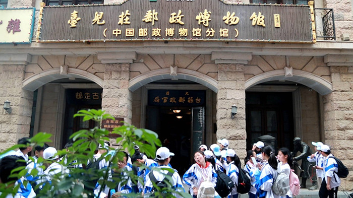 台儿庄古城40多个文化展馆集中展示中华传统文化，丰富游客体验度