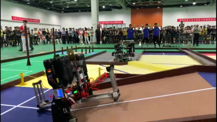 机器人咋过弯咋爬坡？46秒让你看四足机器人玩“漂移”