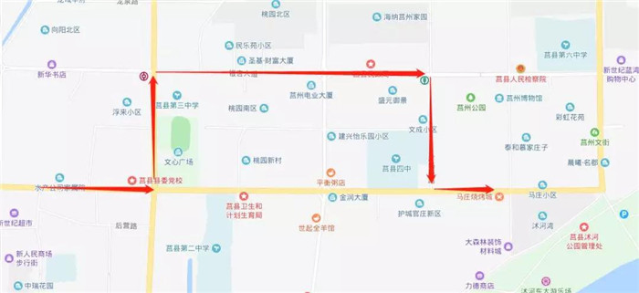 207路莒县——陡崖线,自文心路向北走城阳路,经过三中,向东转至银杏