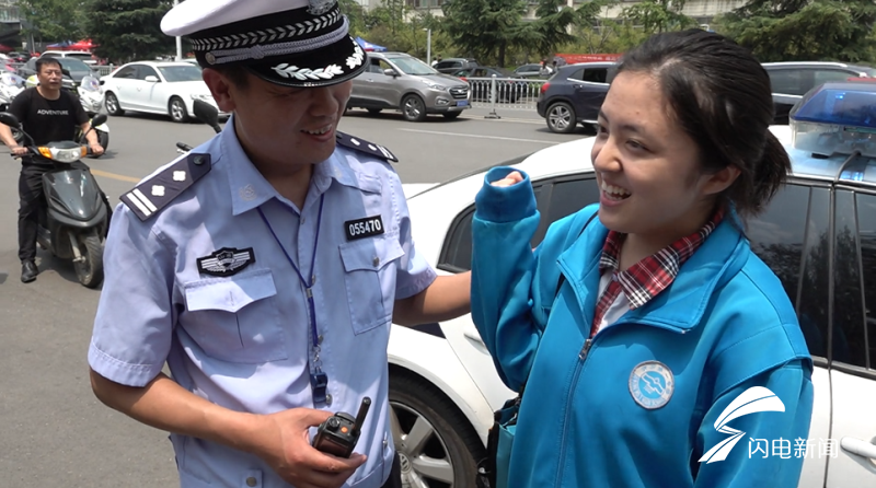 高考特写|济宁:女儿场内考试 交警父亲场外"护航"