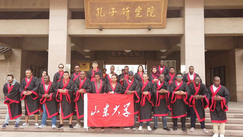 54秒丨百名留学生走进孔子故里 感受博大精深的儒家文化