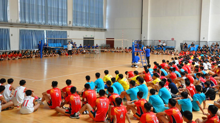 山东省排球运动办理中心举办专题实行观摩课