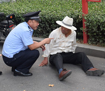 注意，老人出门要准备这些！枣庄警方10天救助九位高龄走失老人
