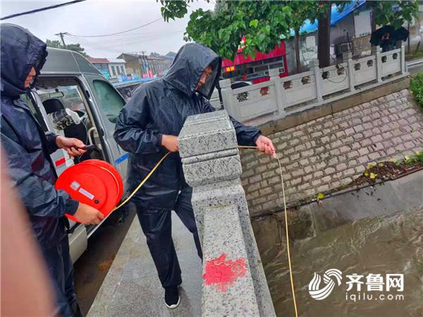 8月11日上午，广饶水文中心在阳河开展应急监测作业.jpg