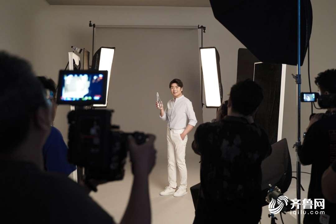 �����������˶��ǳ��������Ӻ����մ�ˮ�������ʱ�ʾ��δ��������󽡿���Ʒ�Ƽ������ߵĸ����ˡ�