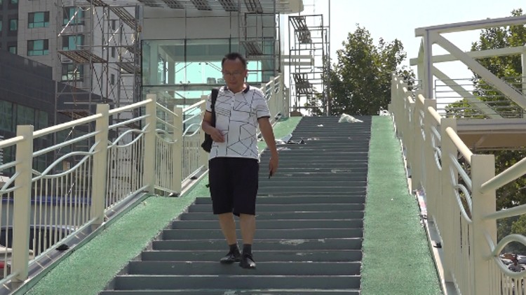 视频丨就医车辆该怎么走？天桥电梯将怎么用？潍坊虞河路最堵路段交通规则有变化