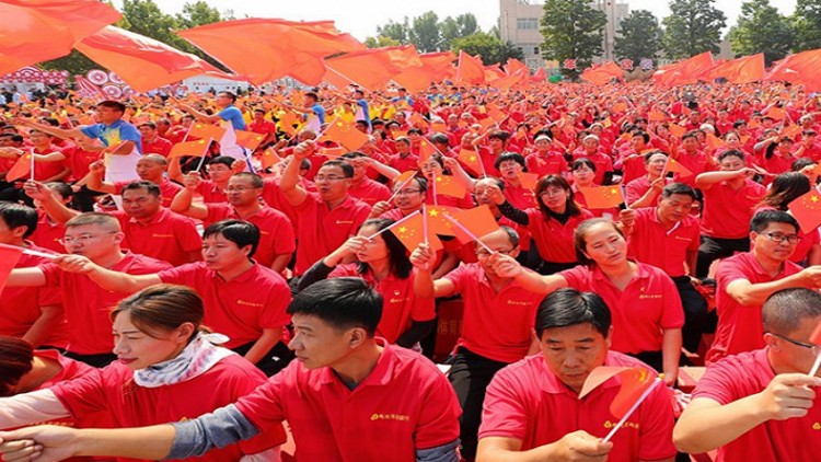 41秒丨超燃！2019年中国农民丰收节欢庆活动寿光举行 巨幅国旗震撼全场