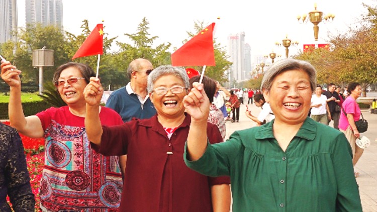 111秒丨潍坊6位“新中国同龄人”高唱红歌 为祖国送上祝福