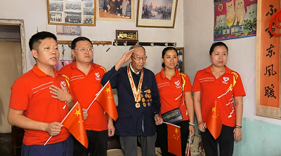 86秒丨88岁老兵镜头前行军礼 曾参加开国大典阅兵仪式