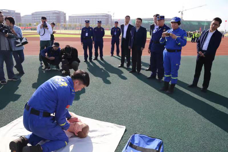 “比拼”灭火急救技能，淄博市第二届消防应急救援技能大赛举行