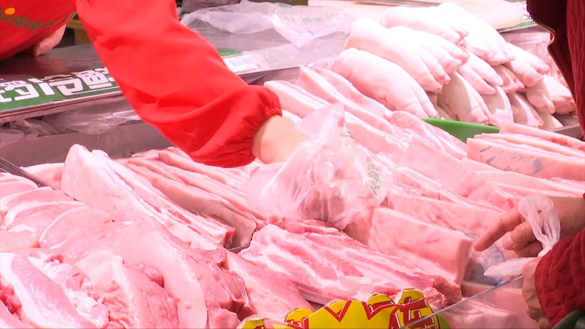 涉案价值20万元 济南三小偷潜入冷库盗窃猪肉被抓获