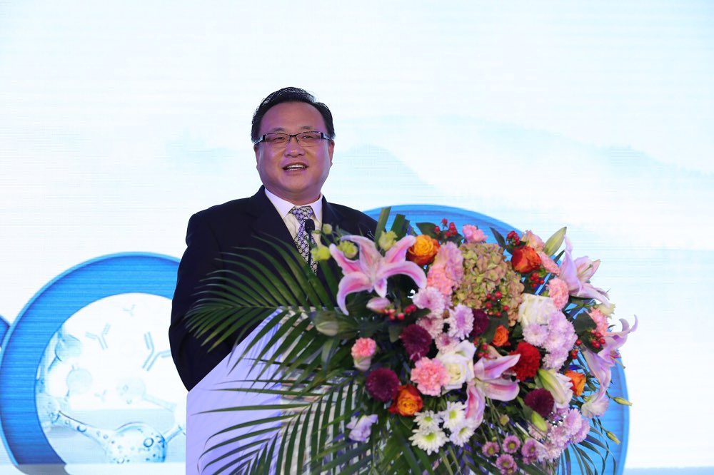 济南市长出席齐鲁肿瘤论坛全程脱稿致辞：当市长耽误不了喜欢医学