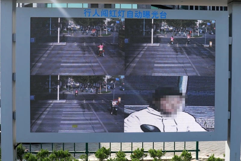 淄博中心城区设立自动曝光台 行人闯红灯将被“刷脸”实时曝光