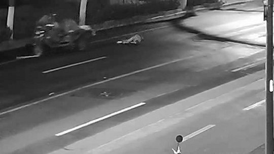49秒 | 三轮车司机凌晨撞老人后逃逸 不到一天就被济南警方抓获