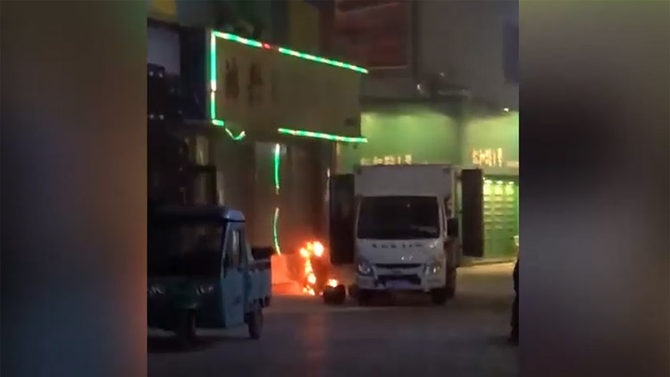 33秒｜滨州渤海国际一麻辣烫店外发生液化石油气闪爆 4人受伤