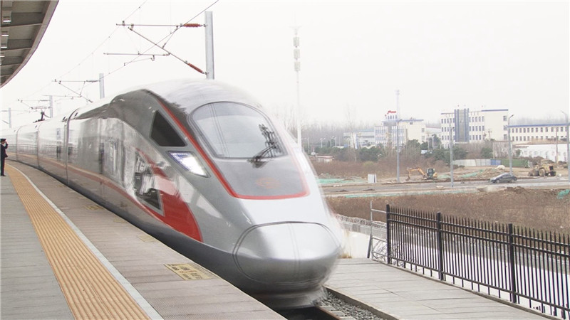 46秒丨鲁南高铁体验列车发车！听听在家门坐上高铁的临沂市民有啥感受