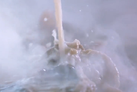 这有一碗刚出锅的单县羊汤，这是一条让你流口水的视频