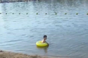【父母在 不野游】德州齐河：7岁女孩溺水 大一学生紧急施救