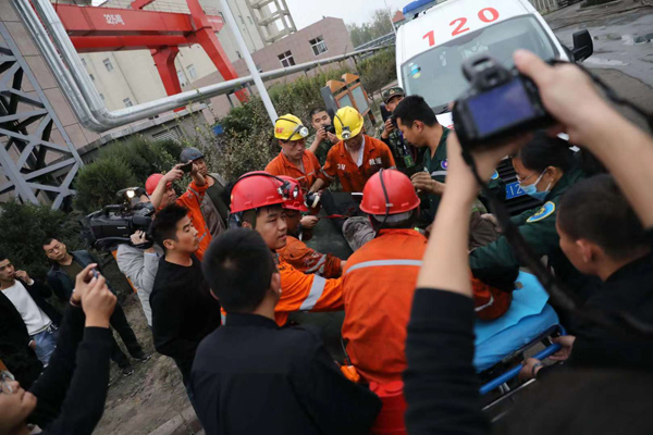龙郓煤业“10.20”冲击地压展开现场救援