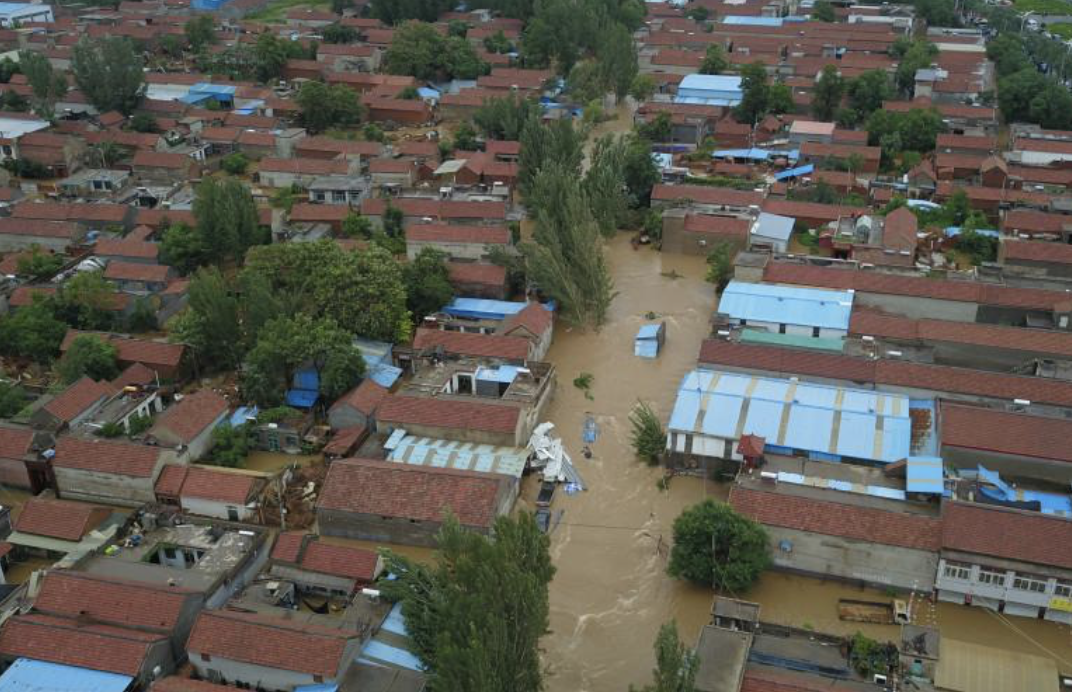 57秒｜独家航拍洪水中的济南章丘皋西村 最严重地区水深达4米