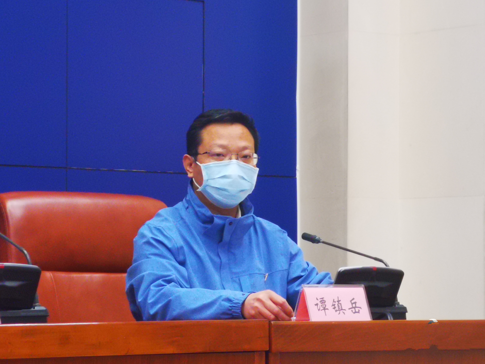  济南市中医医院肺病科医生谭镇岳：“我要到前线去，到人民最需要的地方去！”