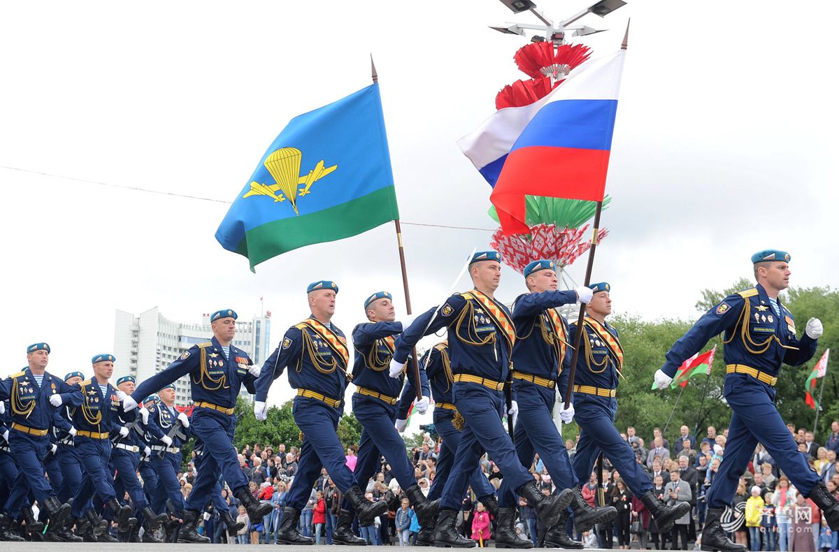 白俄罗斯庆祝独立日 中国解放军受邀参加