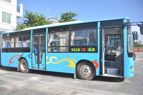 济南k301路公交车将换加长版车型 增加班次投入