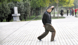 聊城东昌湖景区广场舞,甩鞭扰民?将加大巡查治理力度