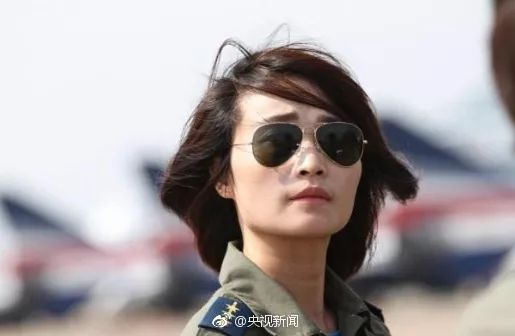 长大后成为伞兵的程强 余旭,首位驾歼-10飞机 冲天的女飞行员.