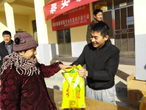 新泰市放城镇:寒来暑往又一年 为民辛苦为民甜