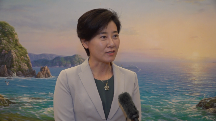 58秒丨威海市人民政府副市长杨丽威海向着精致城市方向发展离不开时尚