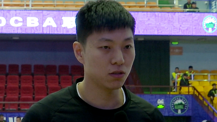70秒丨李敬宇随队训练!对于他主教练巩晓彬说了这样一句话