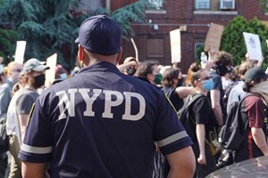 纽约抗议警察暴力执法示威进入第3日 再有人被捕