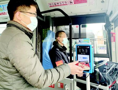 潍坊市区主干线路已基本更换为新能源公交车！司机乘客都喊爽！