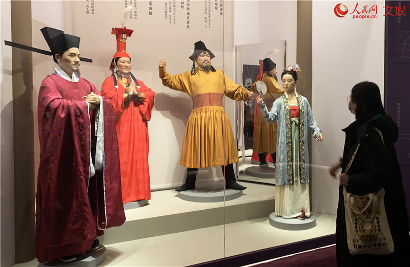 【组图】"中国古代服饰文化展"亮相中国国家博物馆