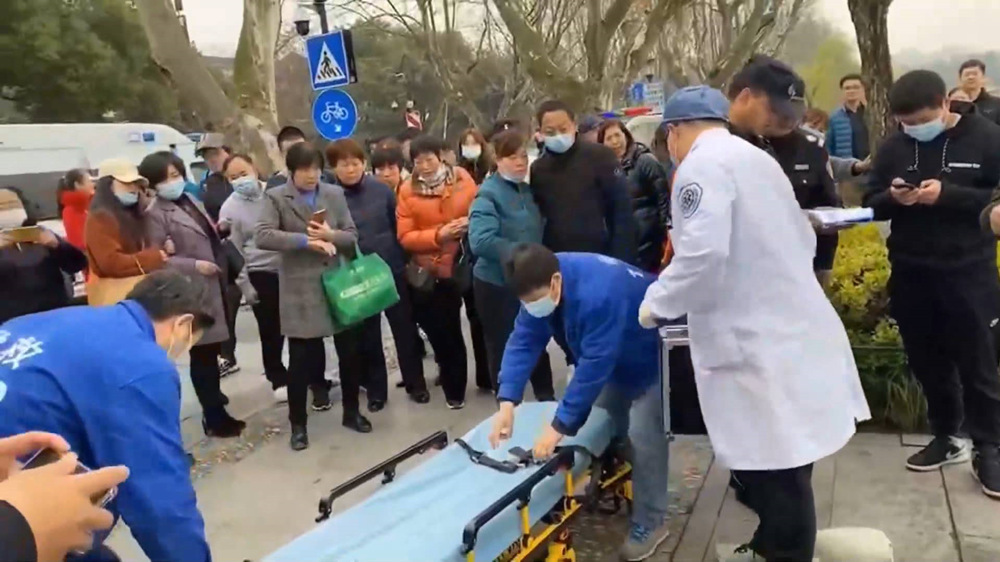 好樣的!在杭州西湖救人的男生是咱山東人